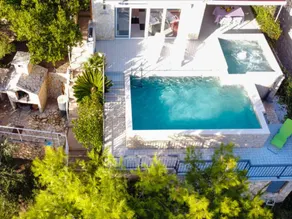 Voll ausgestattetes wunderschönes Apartment mit privatem Pool und Grill | Wasserblick - Image 4