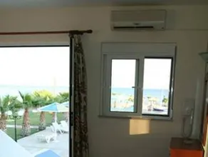 Mammis Beach Hotel - Image 3