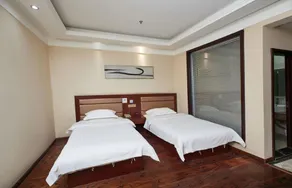 Yinzuo Holiday Hotel - Image 5
