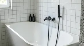 Celý apartmán v rodinném domě s vanou a krbem - Image 3