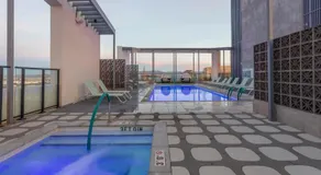 Boulevard Stays Modern Highrise STU Sky Pool Parking Gym 11 - Image 5