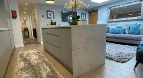 Luxury Accomodation close to city centre - Image 3