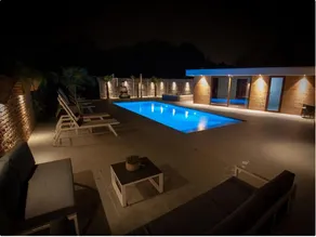Villa with swimming pool in Erembodegem - Image 4