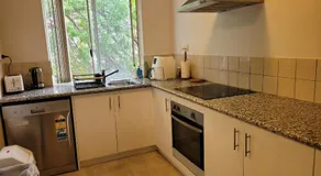 Twin or double room in a 2 bedroom apartment - Image 5