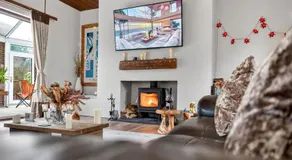 Corner View - Welcoming family home with conservatory - Image 2