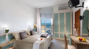 Hotel Garden - Image 2