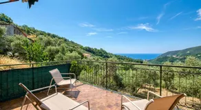 2 Bedroom Pet Friendly Apartment In Moneglia - Image 2