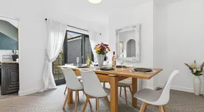 Luxurious 3 bed 1 Bath Stay Ideal for Families and Contractors - Image 2