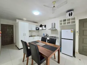 Serene 2BDR Apartment w/ swimming pool free Wi-fi - Image 4