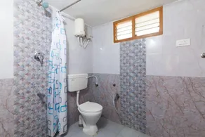 Living Edge Residency - Laps of Luxury - Image 5
