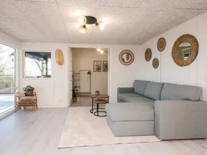 Family-Friendly Cottage Near the Coast - Image 2