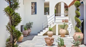 Stafylos Suites & Boutique hotel - Image 5