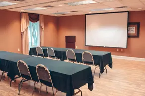 Spark by Hilton Tuscumbia Muscle Shoals - Image 4
