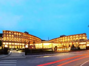 New Century Grand Hotel Xuzhou - Image 3