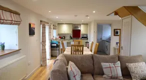 Beautiful Countryside Cottage Large Garden Dog Friendly Sleeps 7 Near Cardiff Cowbridge - Image 2