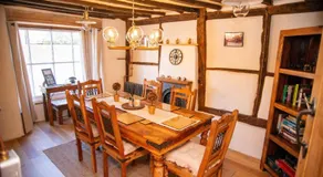 Ye Olde Cottage - Image 2