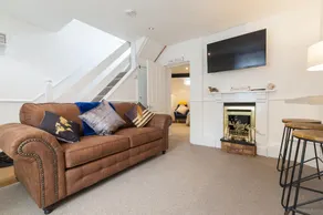 Modern Exeter City Cottage Howell Road - Image 2