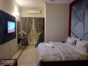 Hotel island Clifton - Image 2