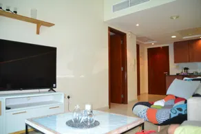Delightful Lake View 1 Bedroom in JLT - Image 2