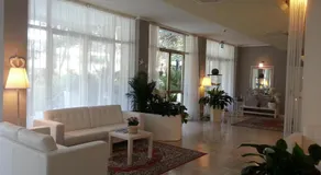 Hotel Monaco - parcheggio incluso e piscina - Image 4