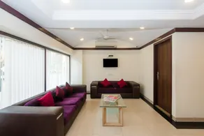 OYO Imperial Plus Near Western Express Highway Metro Station - Image 3