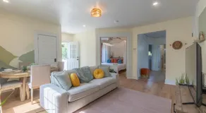 Zen Den With King Bed and Very Close to Airport - Image 2