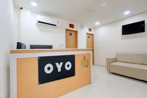 Hotel O The Velvet Crown Hotel - Image 3