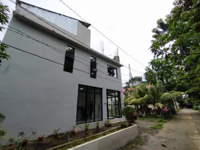 RedDoorz at Elton Guesthouse - Image 5
