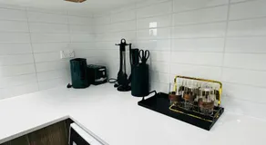 Sydney Chic Studio Retreat - Image 3