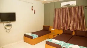 Srujan Sarai Service Apartment - Image 4