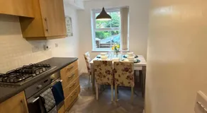 Comfy 3 bed house North Swindon - Image 2