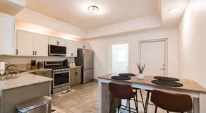 Luxury 2BD 2BTH Condo 5 - Image 3