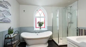 CHESTER'S ONLY TIN CHAPEL - UNIQUE, SPACIOUS 2 BEDROOMS, GARDEN AND FREE PARKING - Image 2