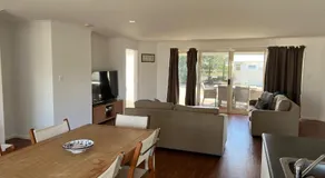 Elandra House - WiFi pet friendly outside - Image 2