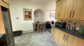 3 bed Jct 37 M1 luxury stay! - Image 5