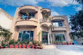 Hotel One Lalazar Multan - Image 1