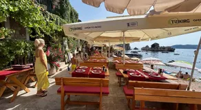 Steps to beach 3 Bedrooms 2 Bathrooms 2 Kitchens with a Terrace - 2 Parking spots - Sea View - Image 4