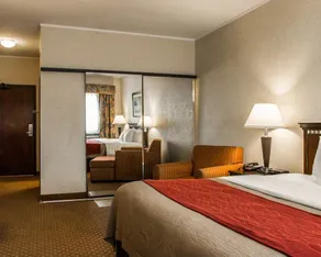 American Inn & Suites - Image 2