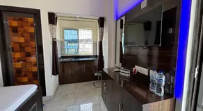 Garden Guest House 250m from VFS Global & Rene Tower , acropolis mall - Image 5