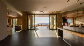 Diapori Suites Hotel - Image 5