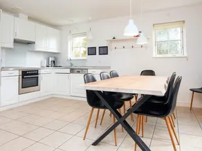 Modern holiday home with sauna - Image 3