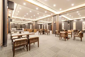 Four Seasons Garden Hotel - Image 4