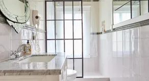 Hollywood Home - Image 5