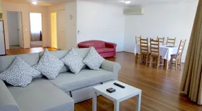 Kingston Comfy Apartment - Image 2