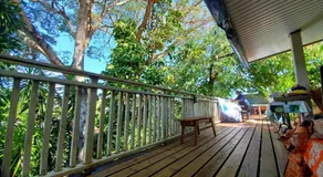 Sweet Mini Dortoir sur notre terrasse couverte pour vos transits entre deux vols by Kohutahia Lodge, 7 min by car to airport and town - Image 3