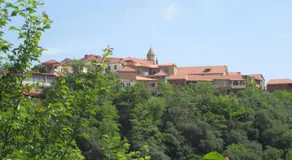 Lia's Guest House - Image 4