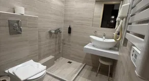 Hotel Ideal - Image 2