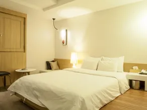 Two Be In Tourist Hotel - Image 5