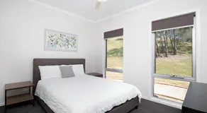 Ironbark Cabin at Homewood Lodge - Image 5