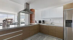 Luxurious 4BR condo by the beach - Rooftop pool - Image 4